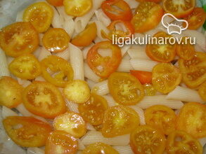 vykladyvaem-makarony-i-pomidory-2114248-9486289