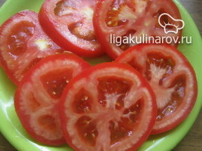 narejte-pomidory-na-nebolshie-lomtiki-2240765