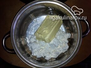 smeshat-maslo-i-margarin-v-kastryule-2130152-7109111