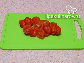 tomaty-cherri-dlya-piccy-porezat-krujkami-2273274